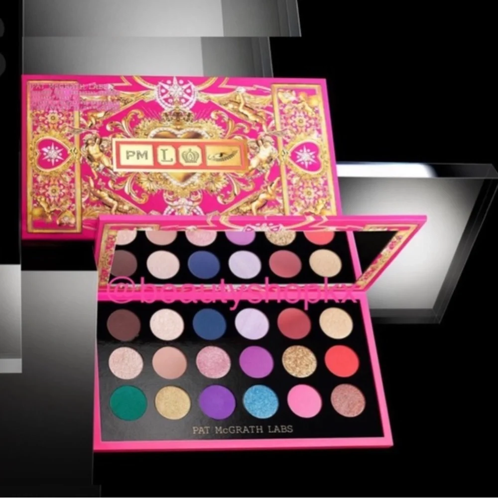 Pat McGrath Labs Mthrshp Mega Celestial Nirvana Holiday 2022 Eyeshadow Palette
